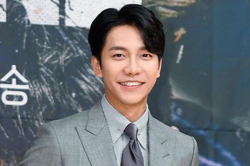 Hậu tin tức hẹn hò, Lee Seung Gi quyết định rời Hook Entertaiment sau 17 năm gắn bó