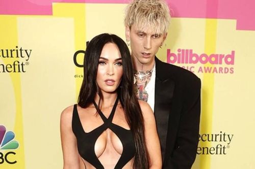 Quả bom gợi cảm Hollywood Megan Fox khoe thân táo tợn trên thảm đỏ Billboard 2021