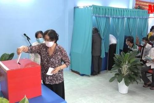Cử tri An Giang tham gia bỏ phiếu, đạt tỷ lệ trung bình toàn tỉnh 99,66%