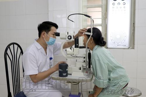 Điều trị sớm viêm loét giác mạc tránh di chứng nguy hiểm