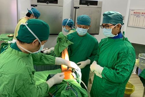 Mổ thành công cổ bàn chân sắp hoại tử