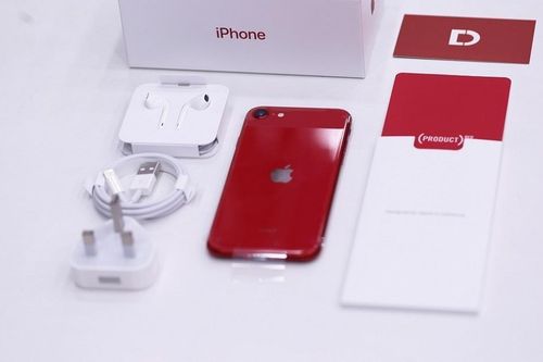 Vì sao iPhone SE 2020 sau gần 1 năm ra mắt vẫn bán chạy tại Di Động Việt?