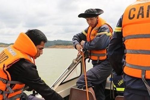 Chìm tàu khai thác cát, 1 người mất tích