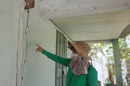 Nổ mìn khai thác đá vôi, nhà dân nứt ngang nẻ dọc
