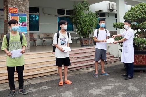 12 bệnh nhân COVID-19 ở tâm dịch Bắc Ninh được công bố khỏi bệnh