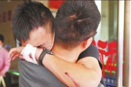 Người sống sót từ đường đua tử thần: 'Tôi nợ anh ấy cả mạng sống'