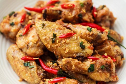 Cánh gà chiên mắm bằng nồi chiên không dầu