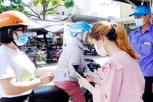 Quét QR Code đi chợ