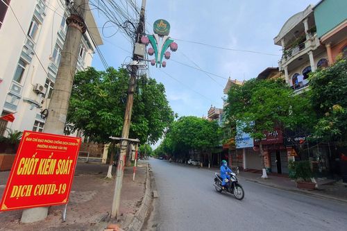 Hình ảnh thành phố Bắc Giang vắng lặng trong tâm 'bão' COVID-19
