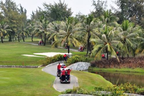 Hải Phòng mở cửa trở lại sân golf, quán ăn trong nhà