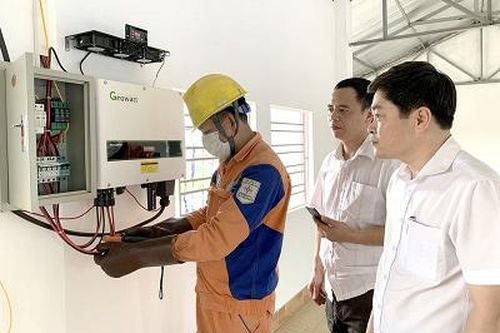 Lợi ích 'kép' từ điện mặt trời áp mái