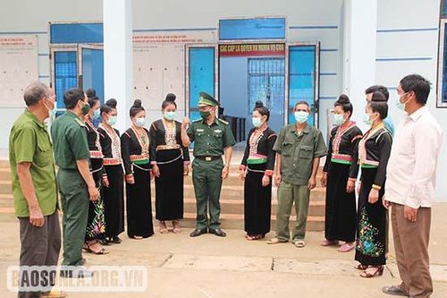 'Gần dân, trọng dân, hết lòng phục vụ nhân dân'