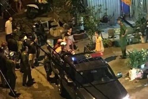 Kéo người hỗn chiến vì bạn gái bị chọc ghẹo, 2 người thương vong