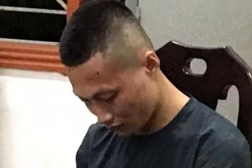 Nổ súng khống chế 2 tên tội phạm có 'hàng nóng'