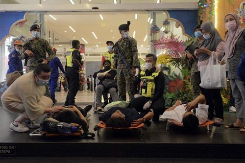 Malaysia: Hai đoàn tàu đối đầu trong đường hầm, hơn 200 người bị thương
