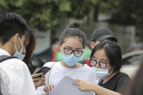 Dịch COVID-19 căng thẳng, có nên chia kỳ thi tốt nghiệp THPT thành 2 đợt?