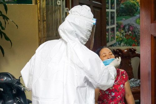 Truy vết, xét nghiệm 31 trường hợp liên quan bệnh nhân Covid-19 tại phường Khương Trung