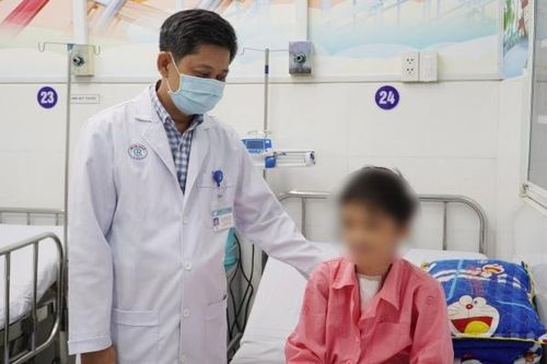 Bệnh nhi 13 tuổi mắc bệnh tim cực hiếm