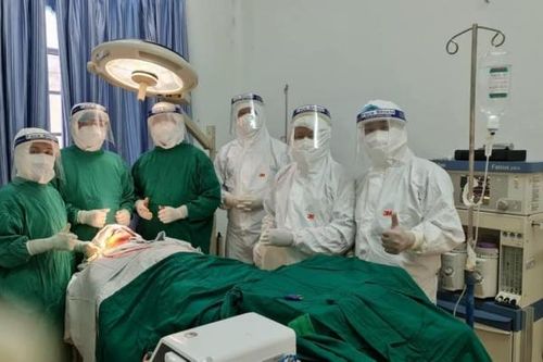 Dịch COVID-19: Chuyên gia BV Răng Hàm Mặt TW TP. Hồ Chí Minh 'tiếp sức' tuyến dưới phẫu thuật thành công ca bệnh khó ở khu cách ly