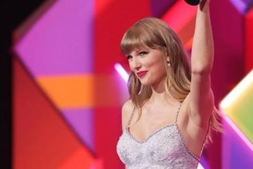 Taylor Swift được trao giải biểu tượng toàn cầu