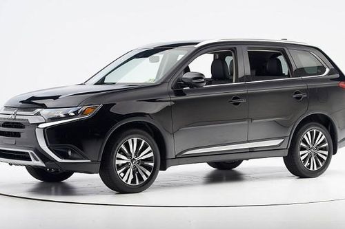 Mitsubishi triệu hồi nhiều dòng xe vì lỗi kỹ thuật