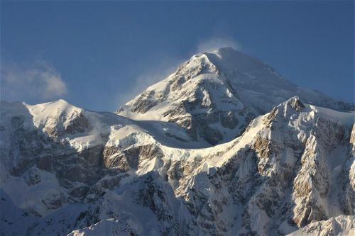 Nhà leo núi Canada nguy kịch sau khi rơi 300 m