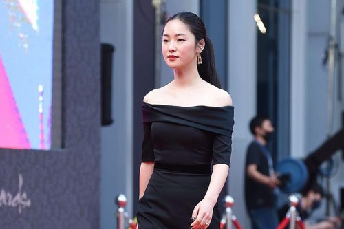 Gu thời trang giản dị của nữ chính phim 'Vincenzo'