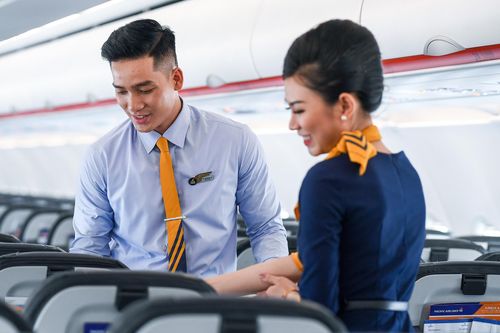 Giá vé máy bay gần chạm đáy