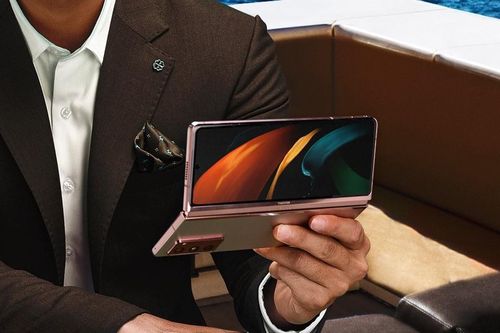 Vì sao Z Fold2 giữ ngôi đầu trên thị trường điện thoại màn hình gập?