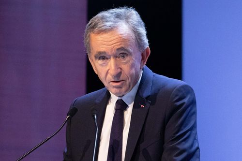 Bernard Arnault giàu nhất thế giới nhờ khách hàng Trung Quốc?