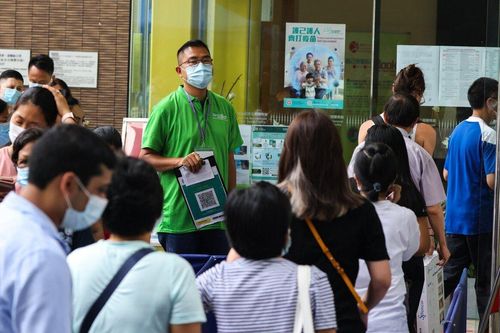 Dân không chịu tiêm chủng, Hong Kong có 2 triệu liều vaccine chưa dùng