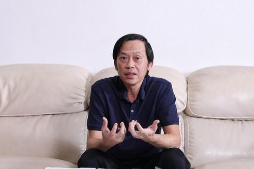 Nghệ sĩ Hoài Linh 'quên' ... tiền cứu trợ 6 tháng: Chưa thấu tình, đạt lý