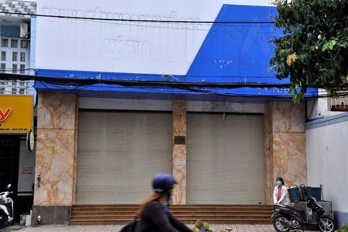 Trung tâm ngoại ngữ đóng cửa, học viên mòn mỏi đòi tiền