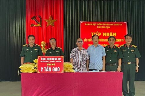 Hai tấn gạo nghĩa tình của ông lão 75 tuổi giúp đồng bào chống dịch