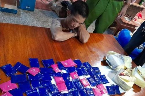 Bắt giữ đối tượng tàng trữ hơn 12.000 viên ma túy và 3 kg ma túy đá