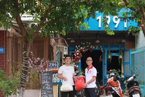 Tủ sữa mẹ miễn phí của chàng trai chưa vợ