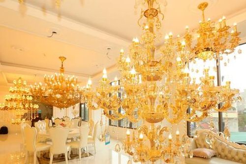 Sốc: 3 căn nhà mặt phố, nội thất đẹp như cung điện được bán với giá 100 triệu đồng/căn