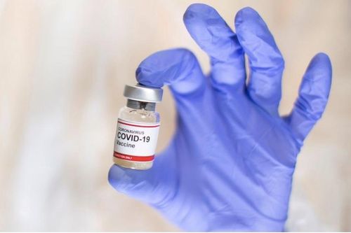 Pháp điều tra nghi vấn Nga mở chiến dịch bôi nhọ vắc-xin Pfizer