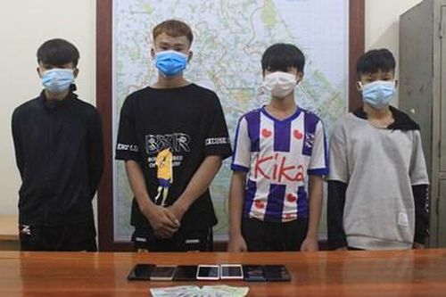 Bắt nhóm tuổi teen chuyên đập kính xe ô tô trộm cắp tài sản