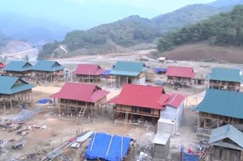 Thanh Hóa: Sống bên nhà máy thủy điện với ước mơ có điện
