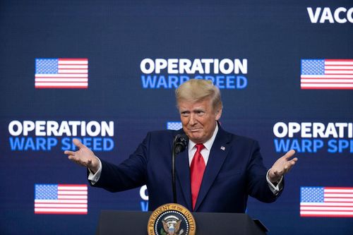 Cựu Tổng thống Mỹ Trump nhận có công lớn trong chương trình vaccine, tiêm chủng COVID-19
