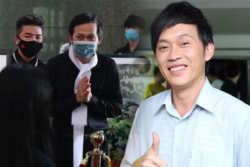 Fan bênh vực nghệ sĩ Hoài Linh: 'Anh em thân thiết, người thân ruột thịt rời chú đi. Chú cũng cần có thời gian lành lại vết thương lòng'