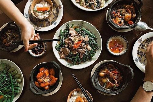 Hóa ra người Việt cũng có 'luật dùng đũa' trên bàn ăn khắt khe thế này