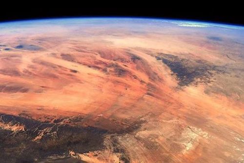 Phi hành gia chụp Trái đất từ ISS nhưng lại ra hình sao Hỏa?