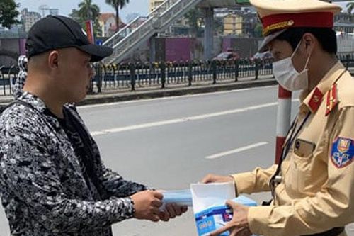 Cảnh sát giao thông xử phạt 39 trường hợp không đeo khẩu trang