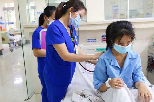 Bé 15 tuổi suýt chết vì ngộ độc do uống thuốc nam