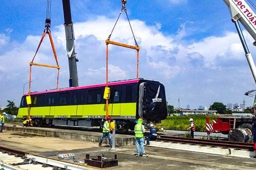 Đoàn tàu thứ 5 của tuyến Metro Nhổn - ga Hà Nội đã về đến Việt Nam