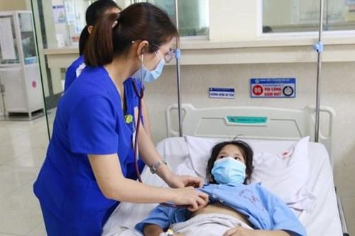 Suýt chết do ngộ độc thuốc nam