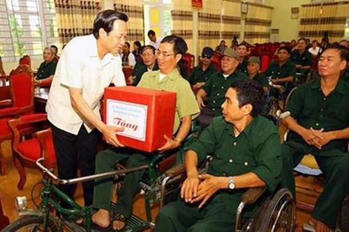 Đề xuất chi 480 tỷ đồng tặng quà người có công dịp 27-7