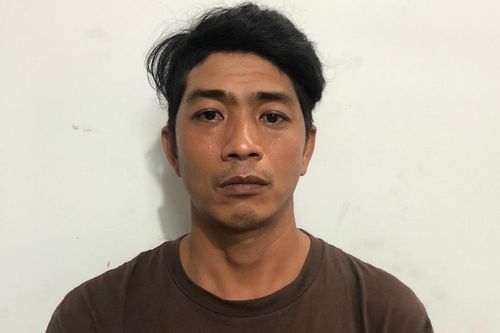 Thợ sơn đâm người giúp việc và chủ nhà trọng thương